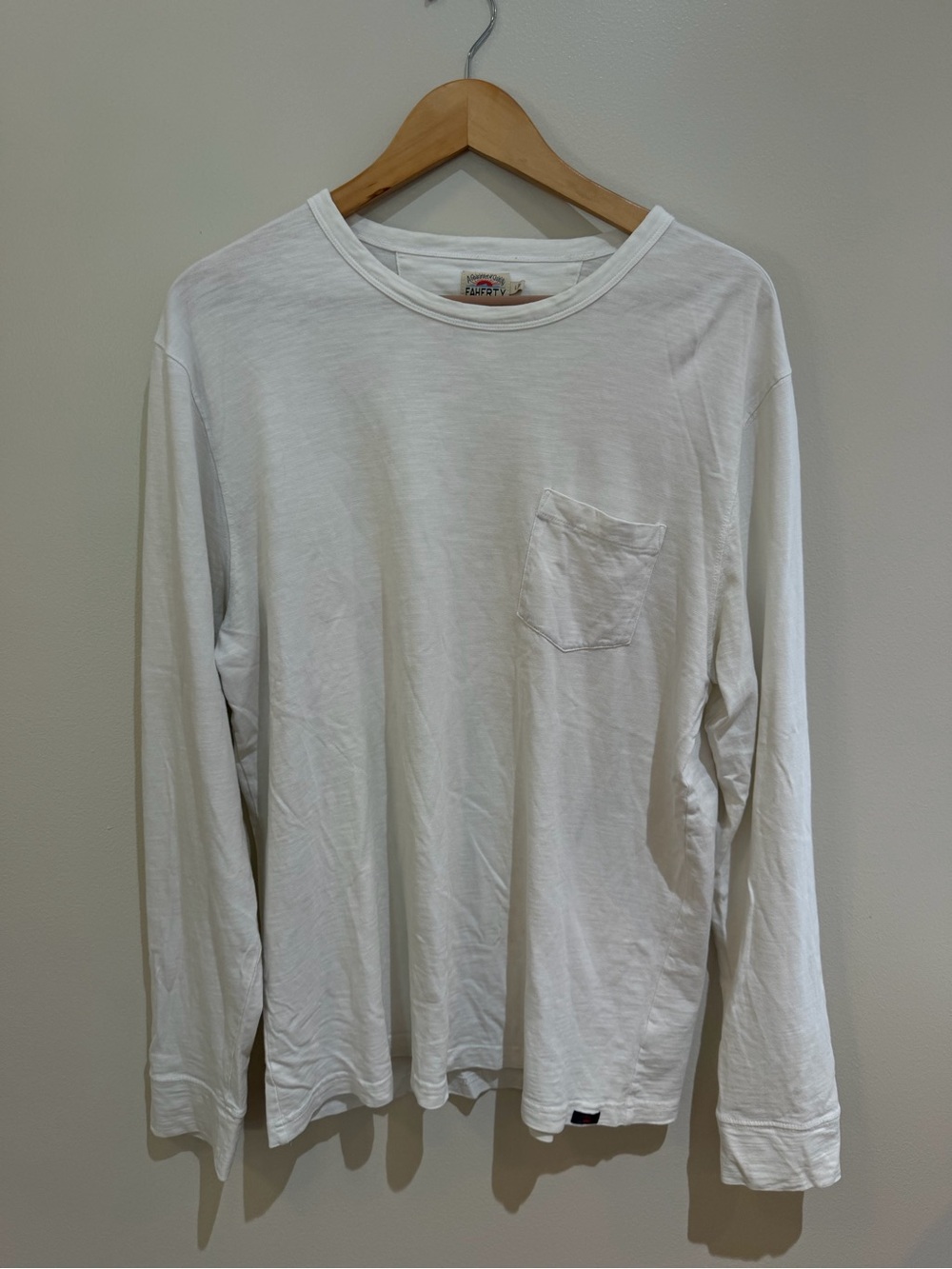 Faherty 100% organic cotton white long-sleeve pocket t-shirt men’s large